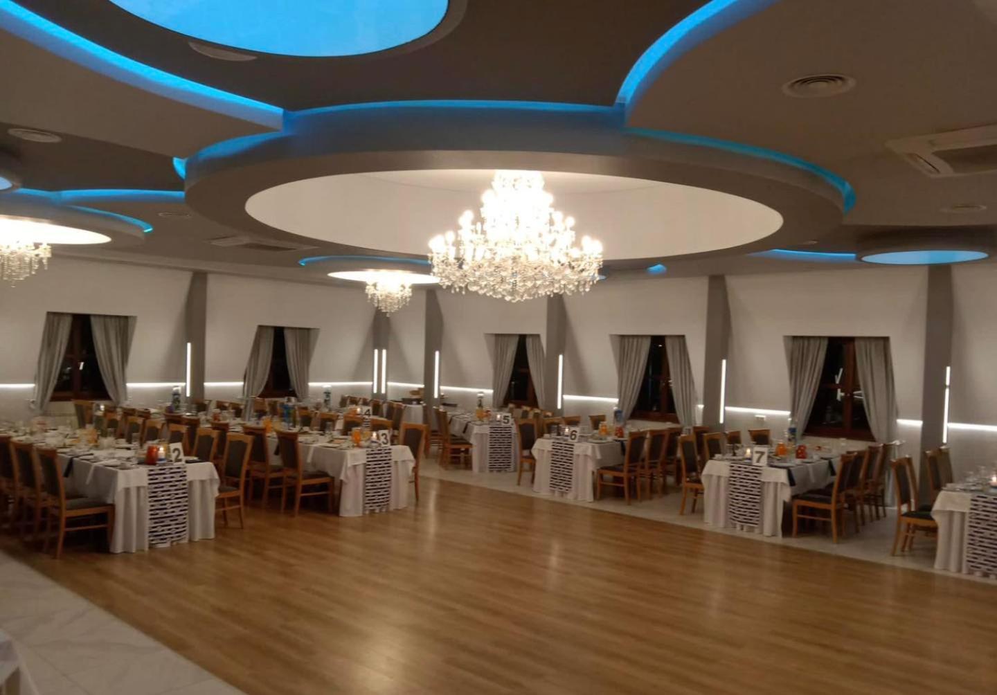 Hotel I Restauracja Borowianka Ostrów Wielkopolski Eksteriør billede
