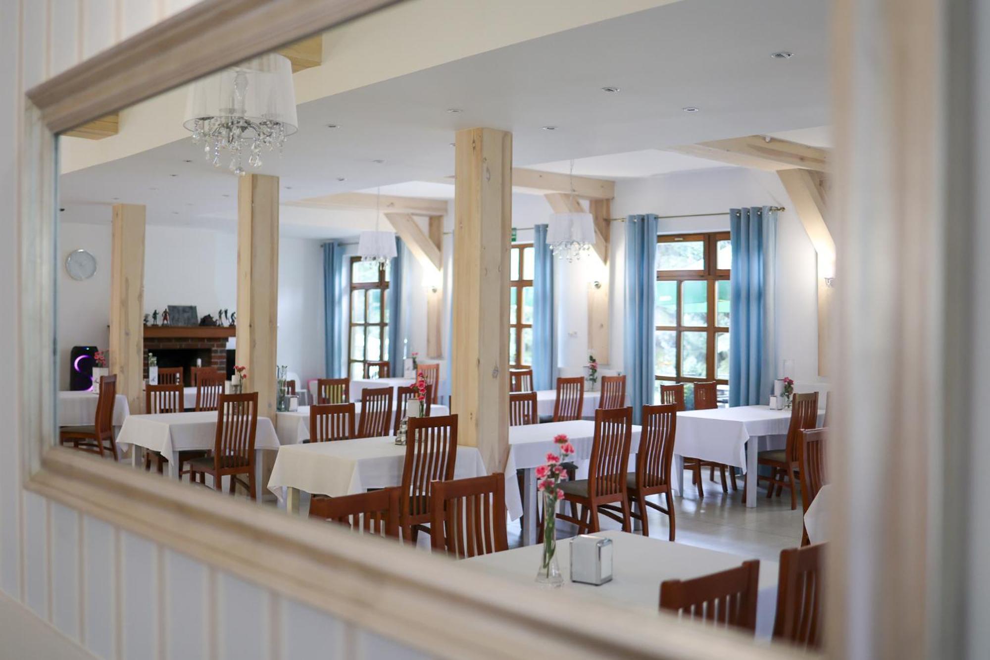 Hotel I Restauracja Borowianka Ostrów Wielkopolski Eksteriør billede