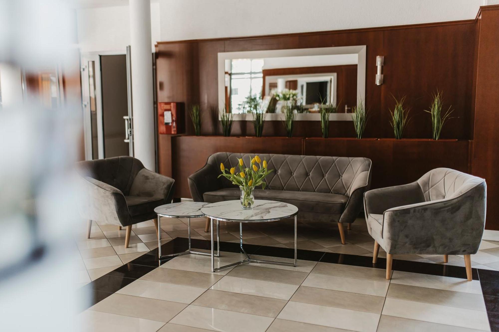 Hotel I Restauracja Borowianka Ostrów Wielkopolski Eksteriør billede