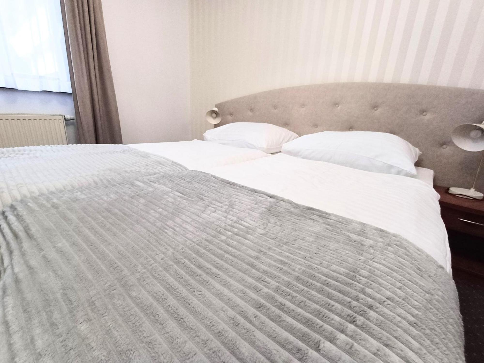 Hotel I Restauracja Borowianka Ostrów Wielkopolski Eksteriør billede