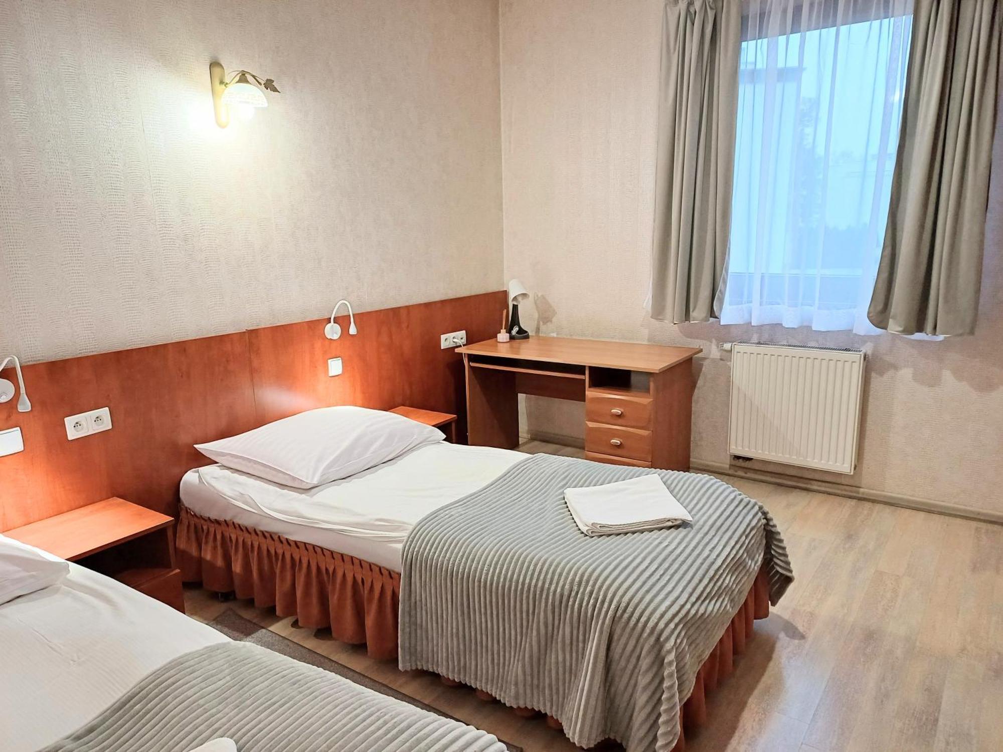 Hotel I Restauracja Borowianka Ostrów Wielkopolski Eksteriør billede