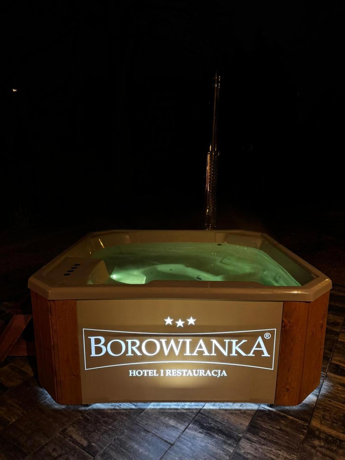 Hotel I Restauracja Borowianka Ostrów Wielkopolski Eksteriør billede