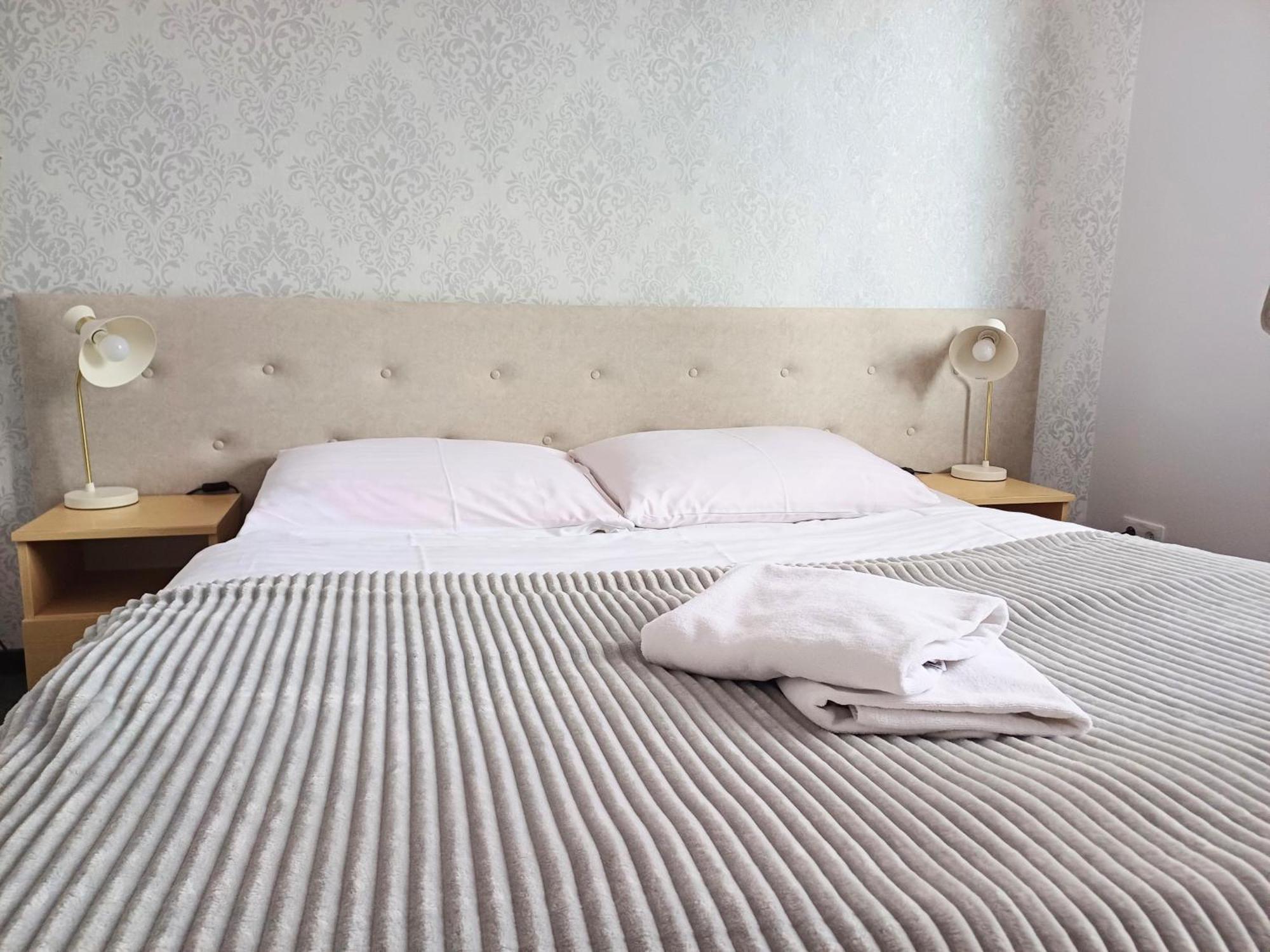 Hotel I Restauracja Borowianka Ostrów Wielkopolski Eksteriør billede